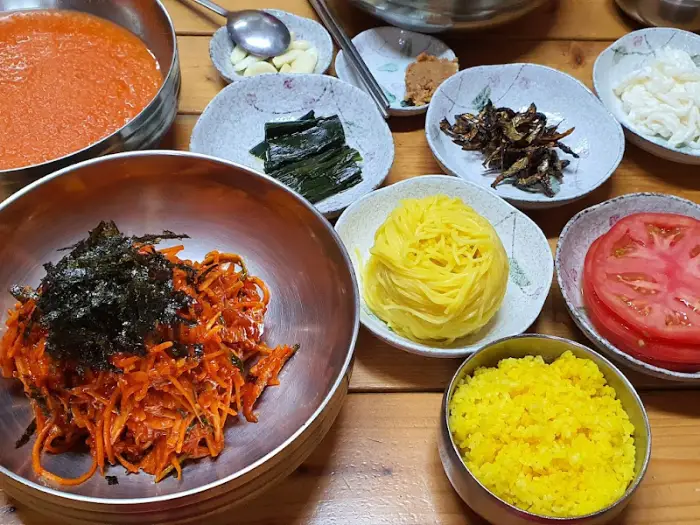 물회 전체 상차림