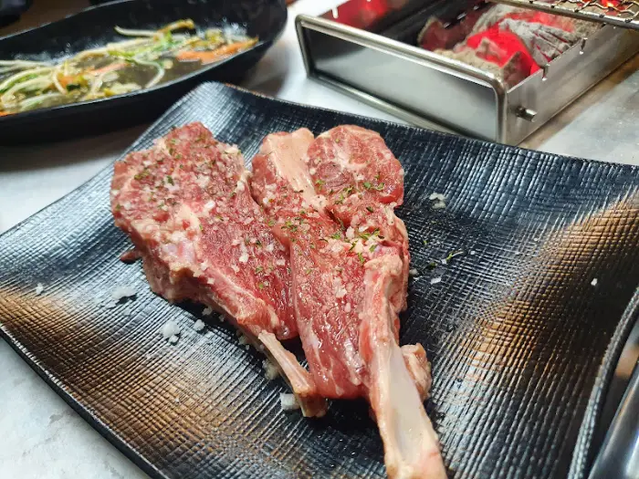 잘 익어가는 양꼬치들