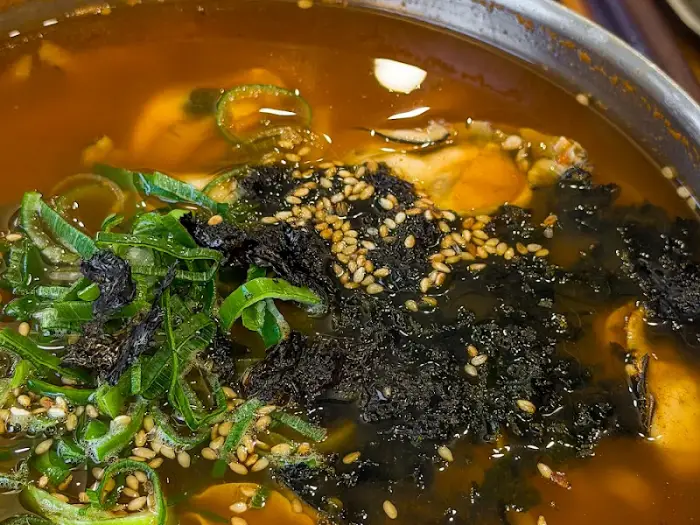 얼큰 굴 칼국수 근접샷