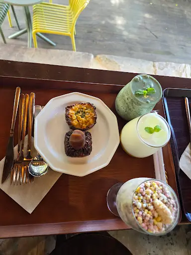 쑥떡쉐이크와 디저트