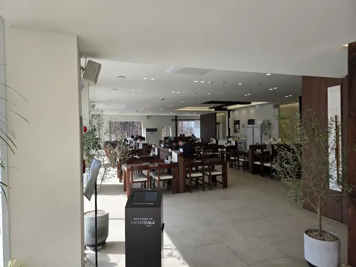 매장 내부 테이블 배치