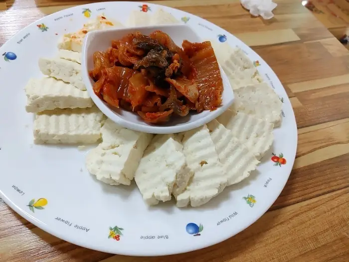 두부와 김치 사진