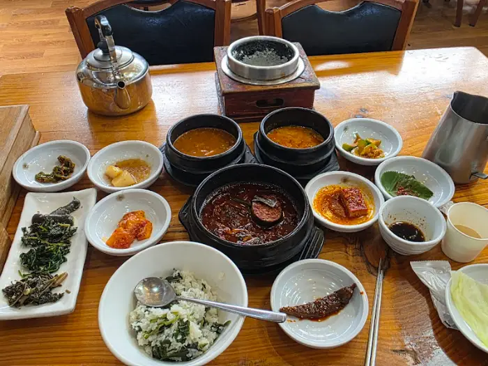 시어머니청국장 상차림 전체 모습