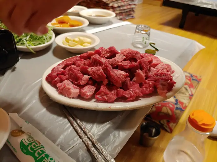 준비된 생등심 덩어리