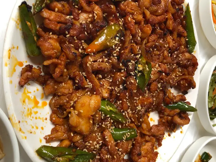 잘 싸여진 닭불고기 쌈