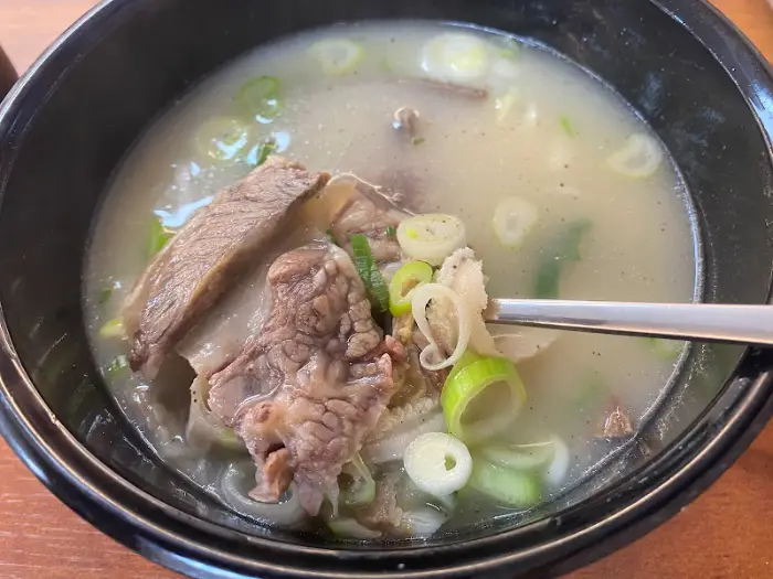 곰탕 속 고기 사진