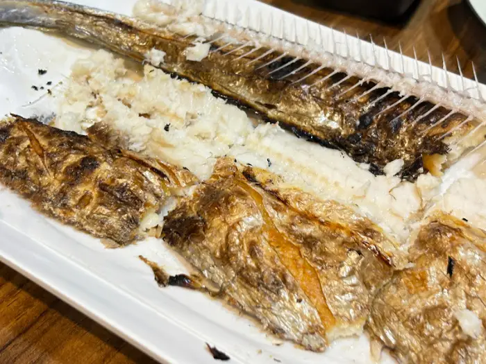 먹기 좋게 해체된 통갈치구이