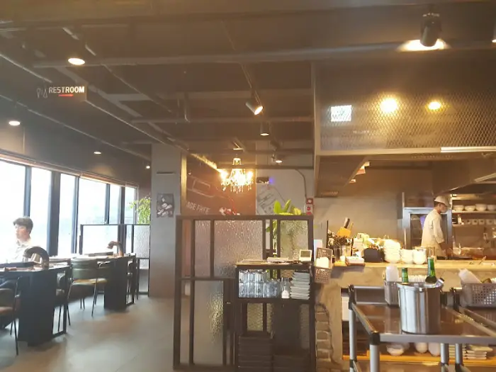 돈블랑 내부 주방 모습