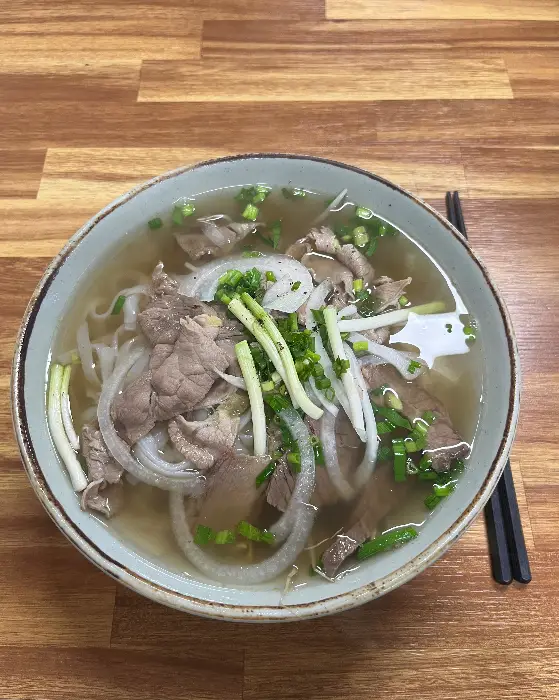 푸짐한 소고기가 듬뿍 들어간 쌀국수