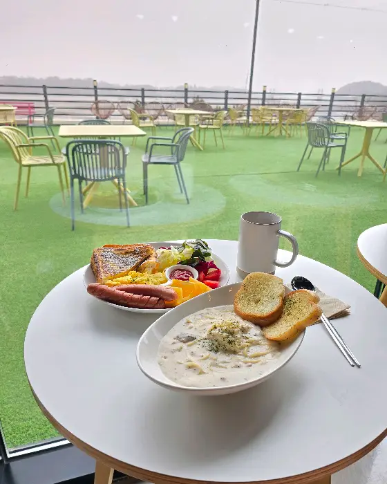 푸짐한 브런치 플레이트