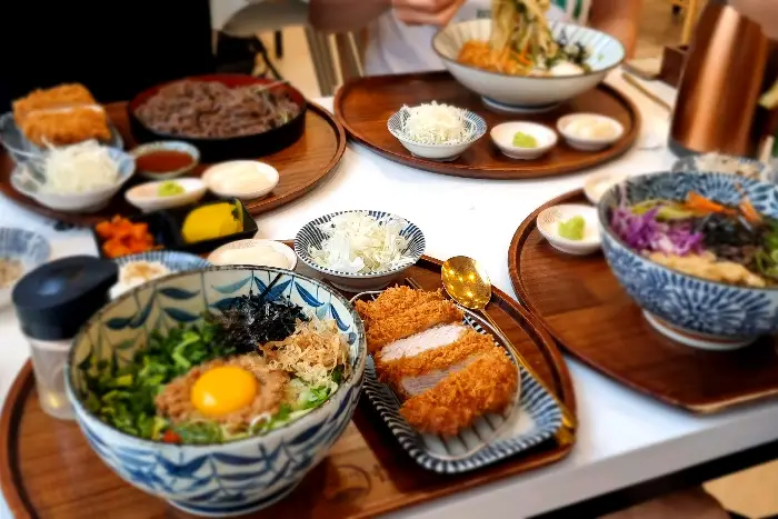 마제소바와 돈까스 한상차림