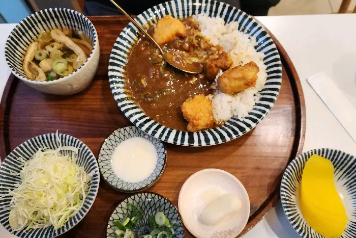 카레 돈까스 메뉴