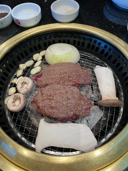 신선한 횡성한우 육회