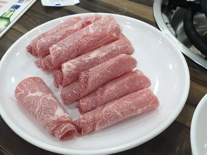 얇게 썰린 소고기