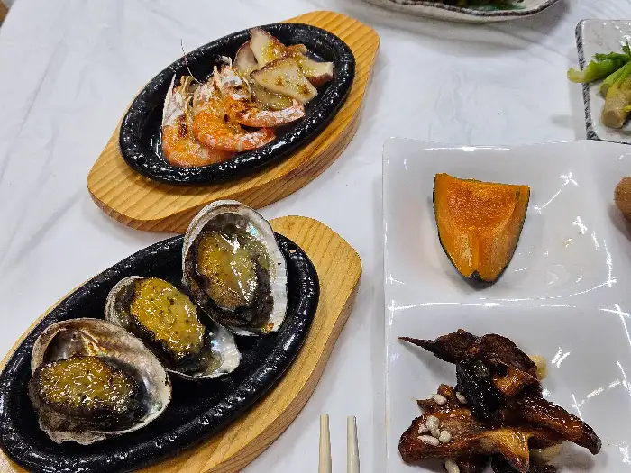 버터구이 전복과 가리비