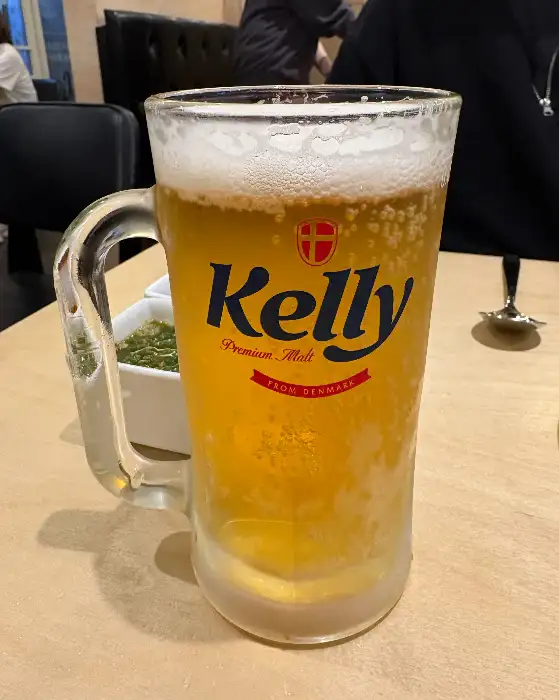 풍성한 거품의 켈리 생맥주