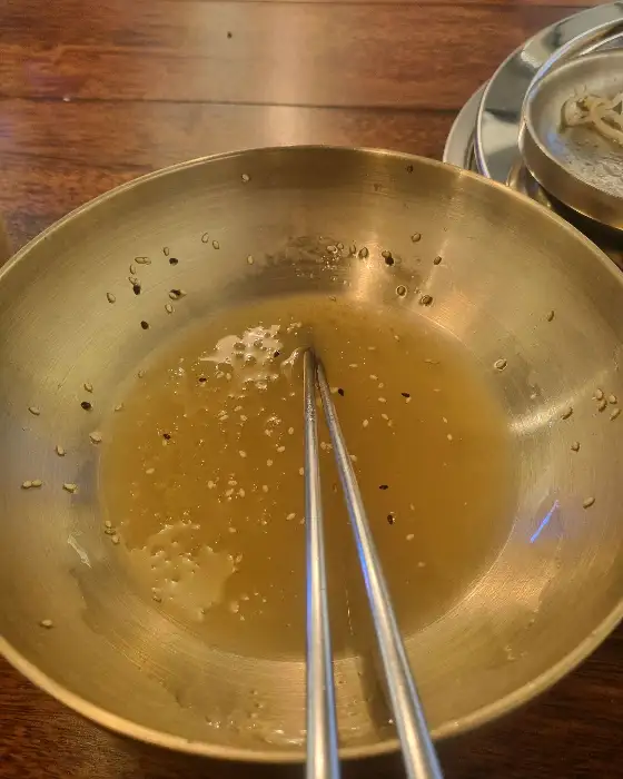 숯불 위에 올려진 소갈비살