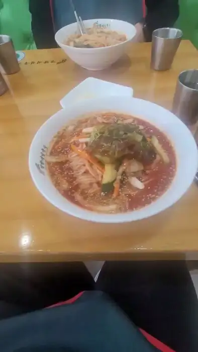 비빔국수 클로즈업 사진