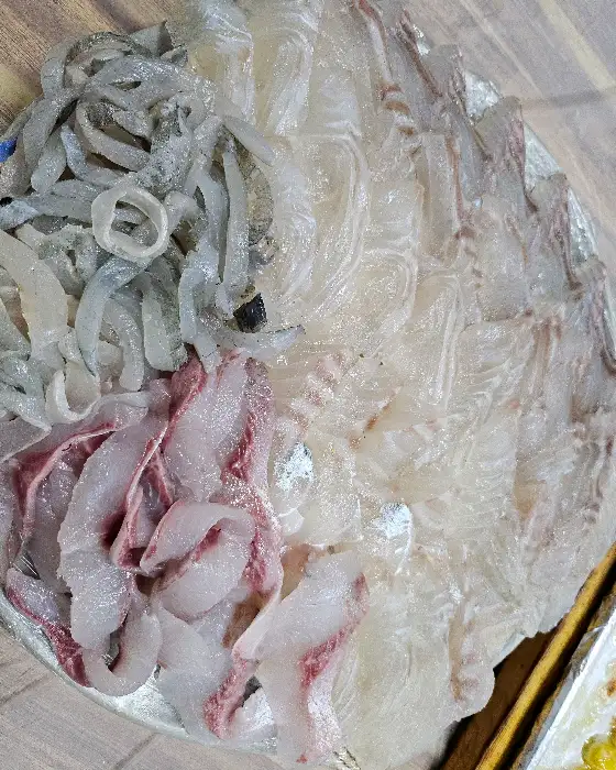 다양한 종류의 신선한 모듬회