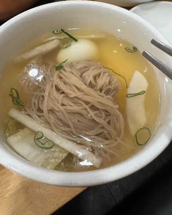 평양냉면 그릇 전체 모습