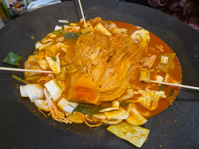 푸짐한 닭볶음탕의 전체적인 모습