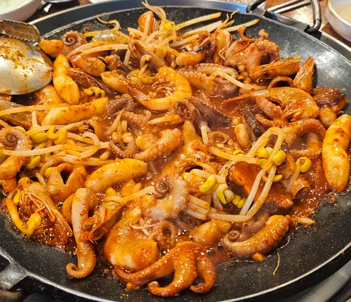 푸짐한 해물 요리