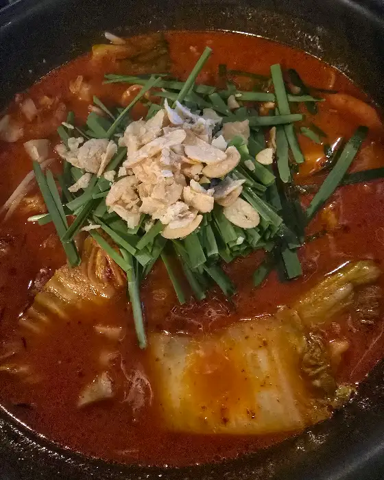 매콤한 닭발 요리