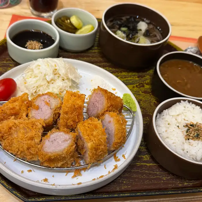 모듬카츠의 안심카츠와 치즈카츠