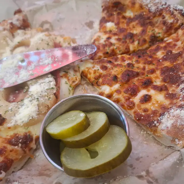 피클과 피자 클로즈업