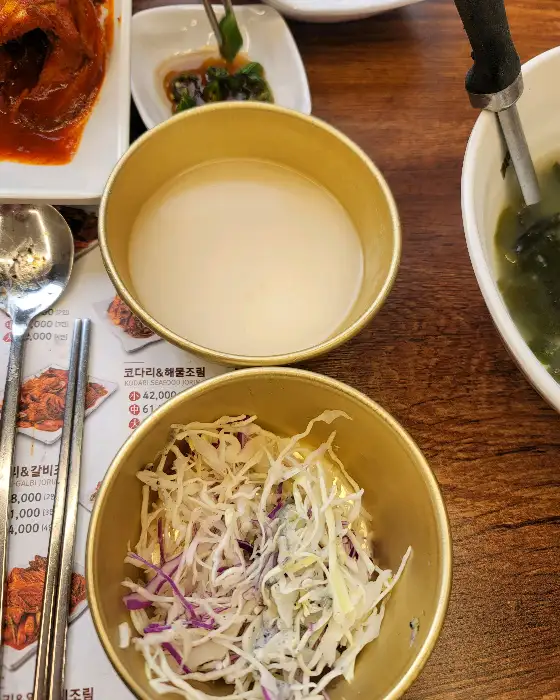 막걸리와 곁들여 먹는 음식들