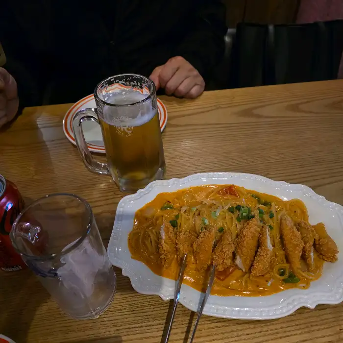 신선한 맥주가 담긴 잔