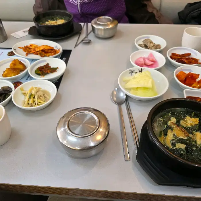 정갈하게 차려진 한 상차림