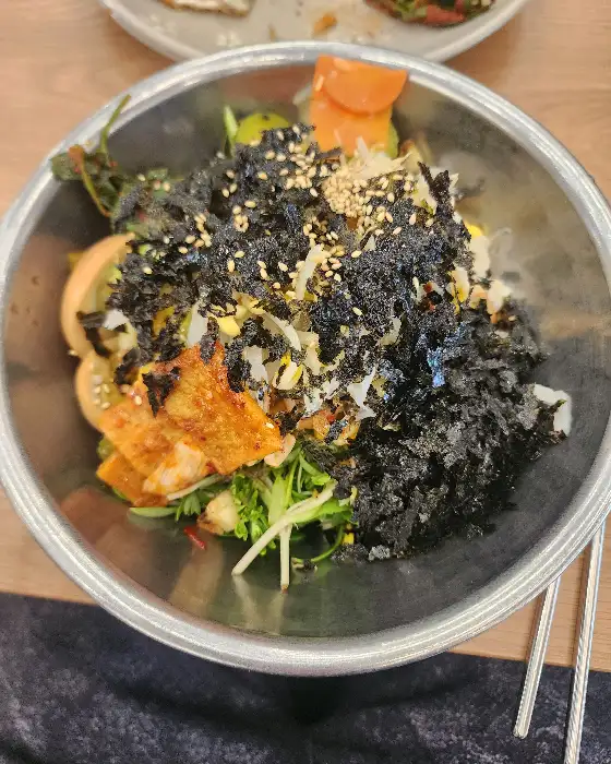 풍성한 비빔밥 재료