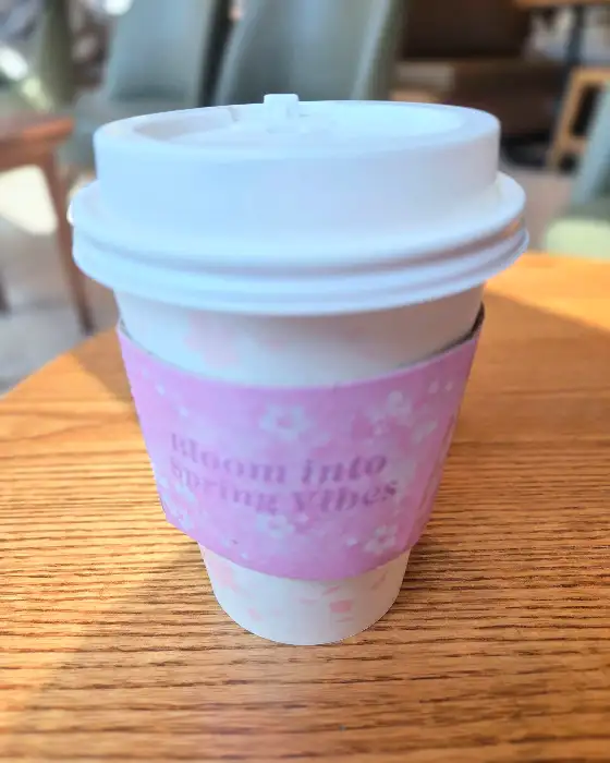 봄꽃이 그려진 컵 홀더