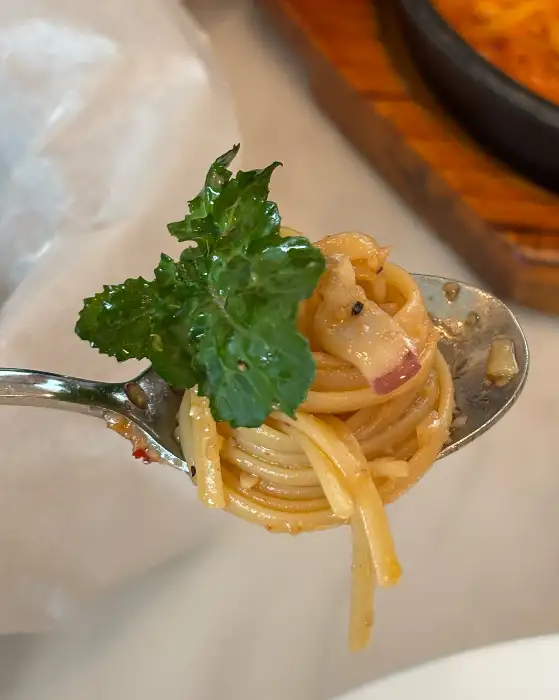 스테이크하우스 로아의 터키 피자 피데