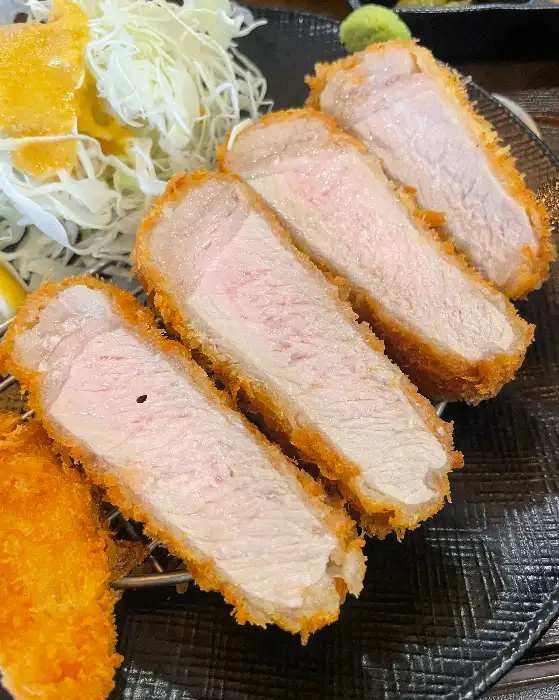 돈까스 두툼한 단면