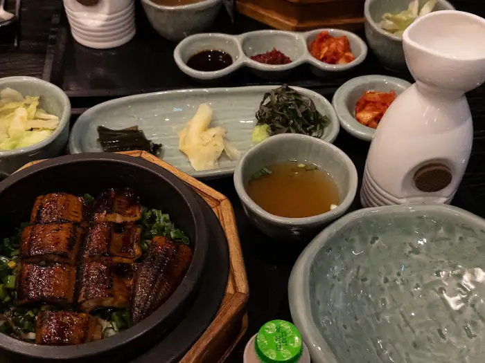 장어 솥밥과 곁들여 먹는 반찬들