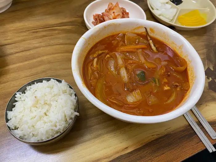 짬뽕과 밥, 반찬