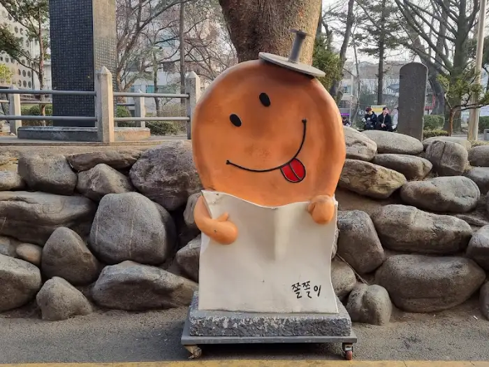 쫄쫄호떡 캐릭터 조형물