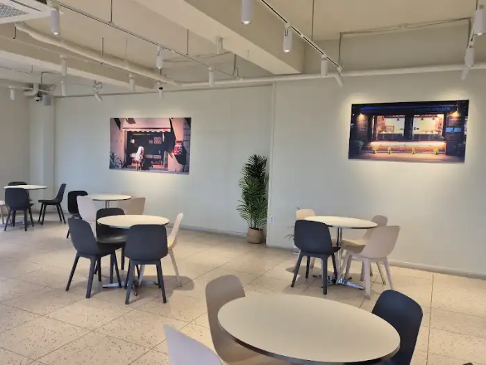 카페 입구 사인