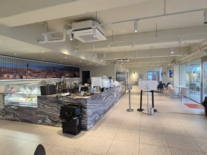 카페 내부 전경