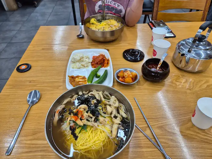 테이블 세팅 모습