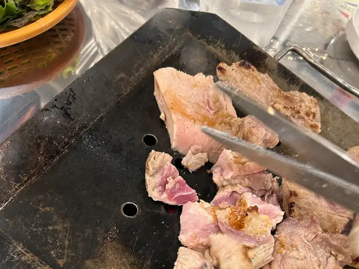 직원이 구워주는 뒷고기