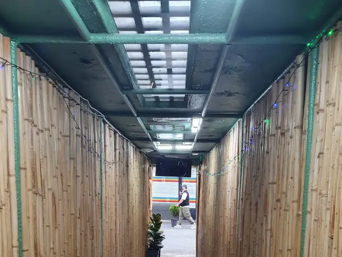 식당 입구 통로