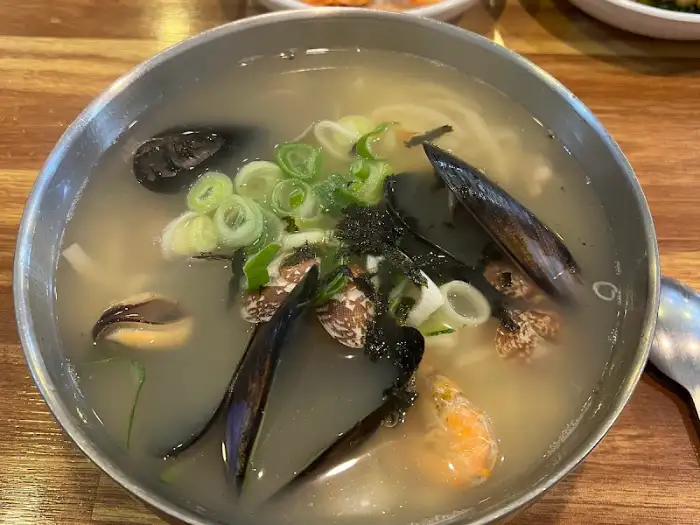 해물 칼국수 국물
