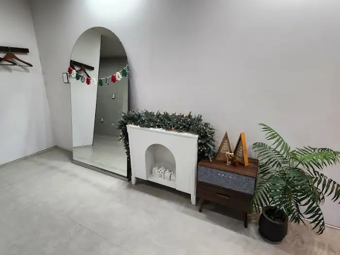 카페 내부의 독특한 소품들