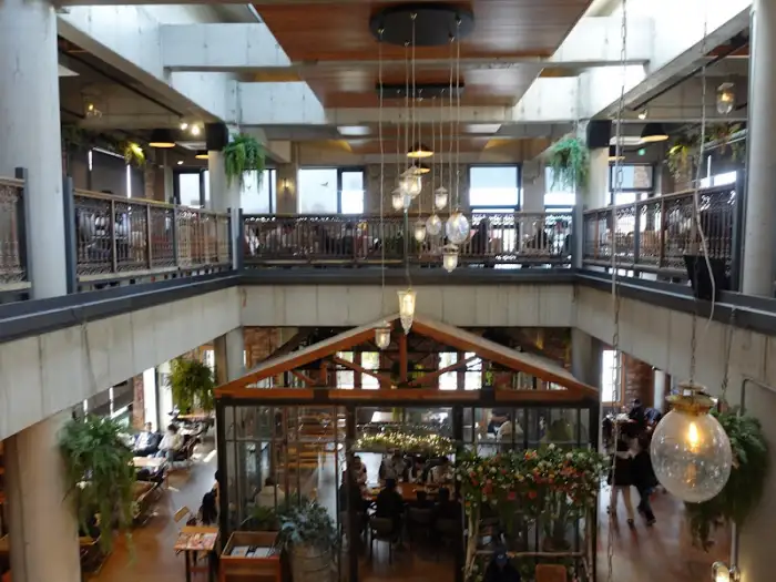 베비에르 내부 전경