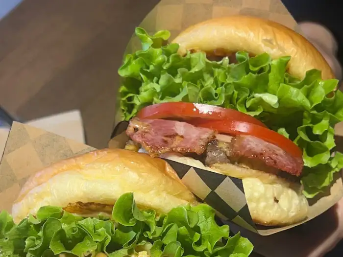 두툼한 새우버거 이미지