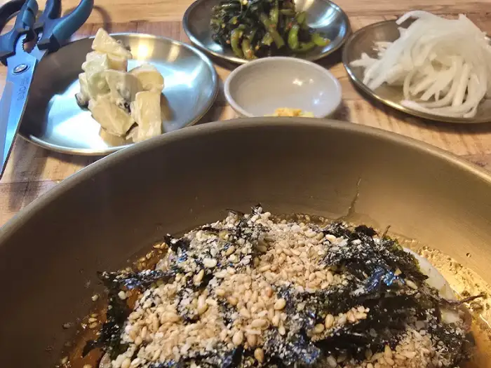 수육과 곁들임 채소