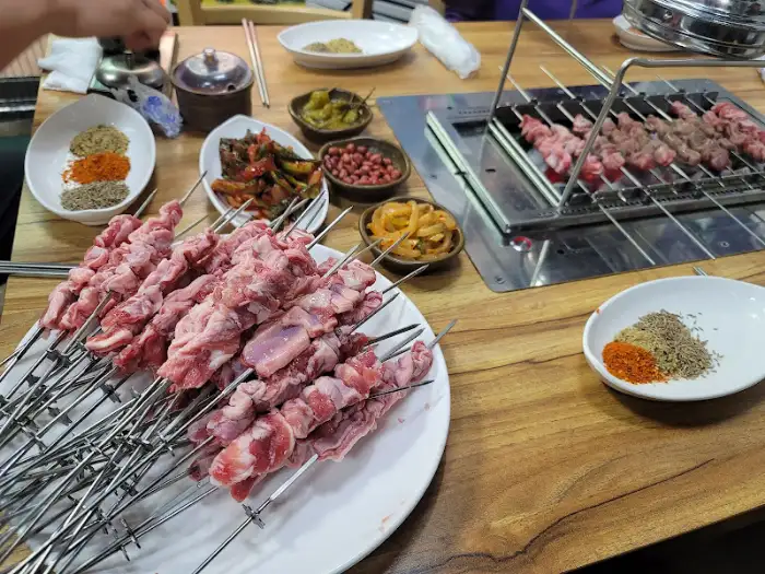 숯불 위 양꼬치